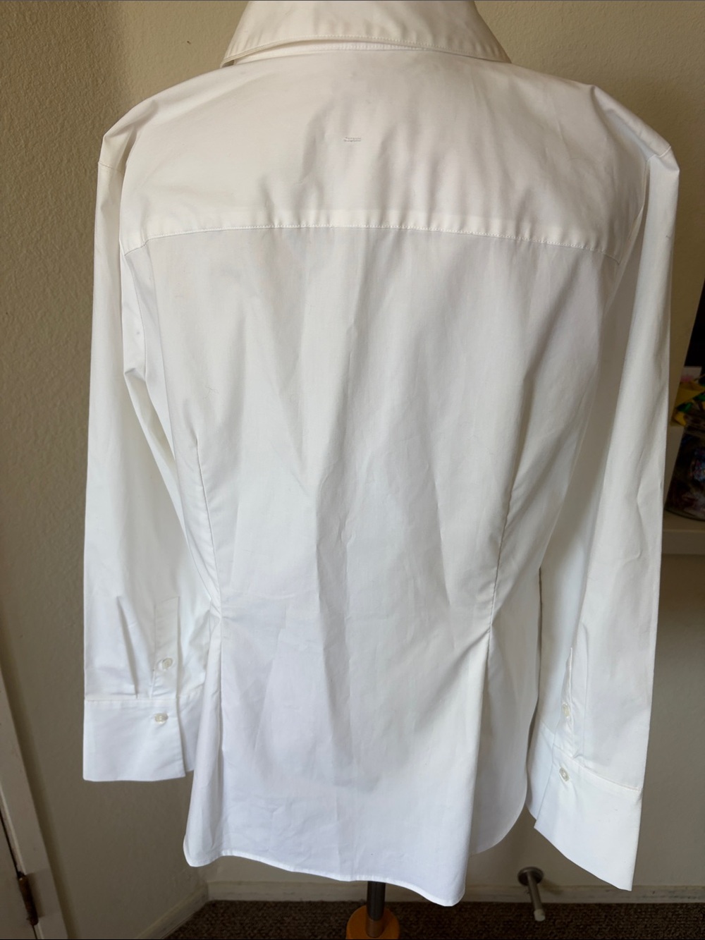 Banana Republic Women's White Button-Down Shirt - Picture 4 of 7